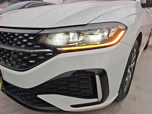 Volkswagen Lavida — Фото автомобиля 23