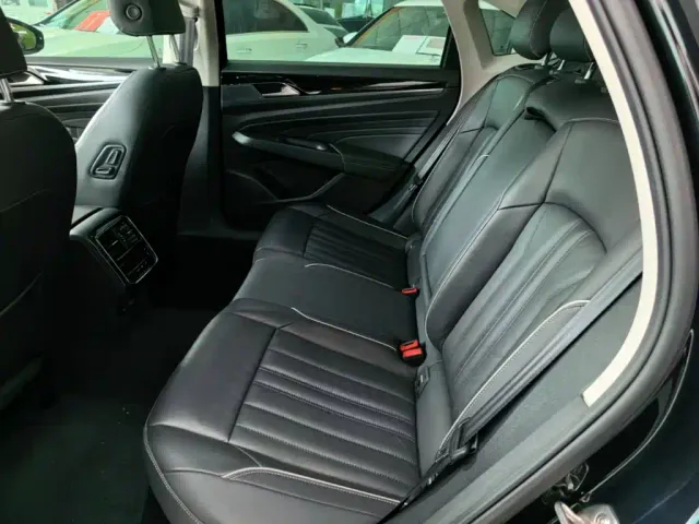 Volkswagen Passat — Фото автомобиля 16