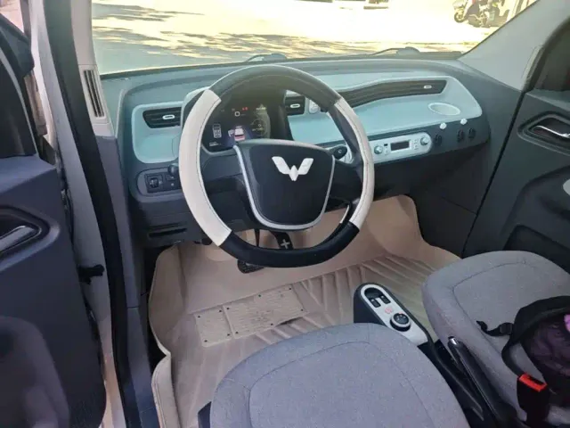 Wuling Hongguang Mini EV — Фото автомобиля 9