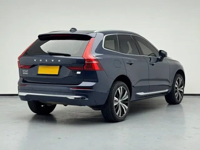 Volvo XC60 — Фото автомобиля 6