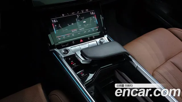 Audi e-tron — Фото автомобиля 9