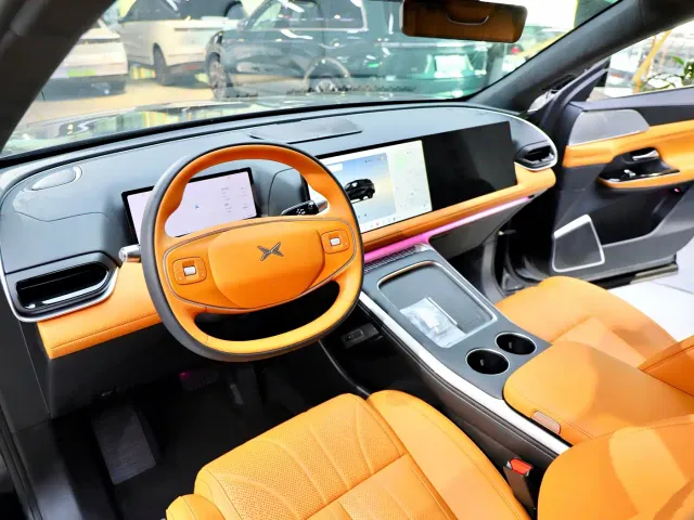 Xpeng G9 — Фото автомобиля 10