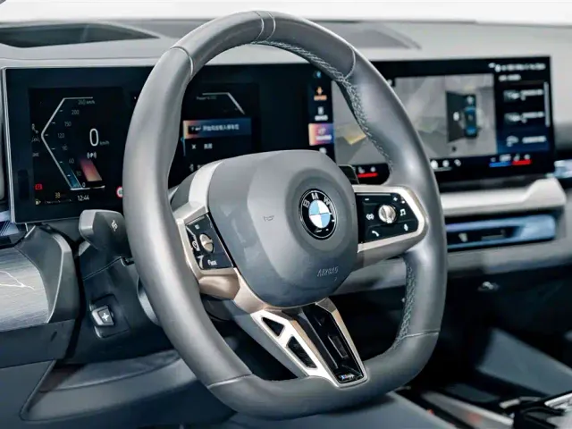 BMW 5 Series — Фото автомобиля 9