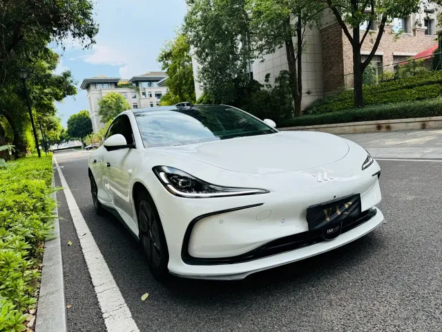 IM Motors L6 — Фото автомобиля 3