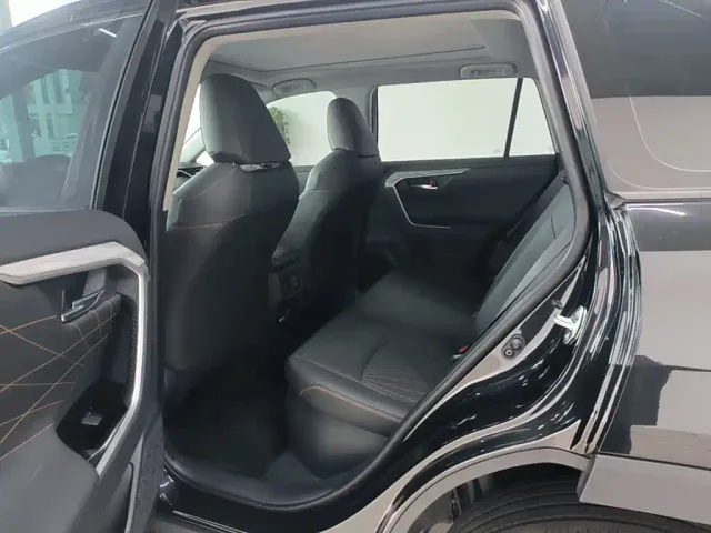 Toyota RAV4 — Фото автомобиля 16