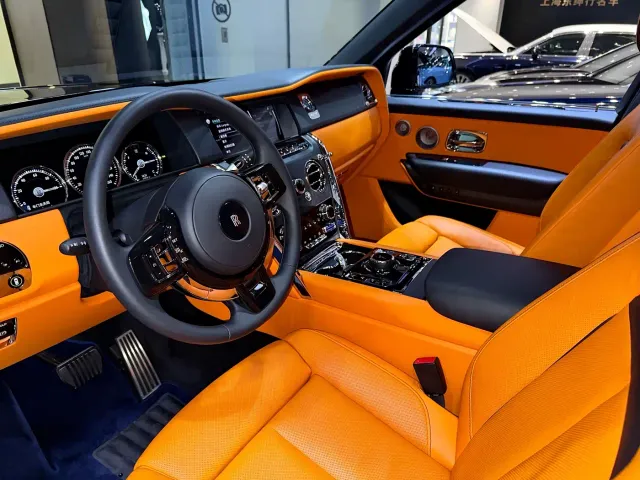 Rolls-Royce Cullinan — Фото автомобиля 10