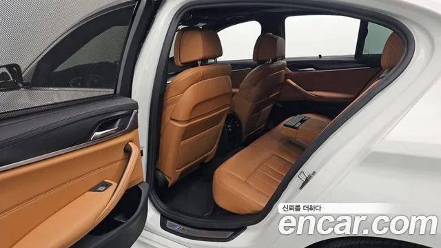 BMW 5 Series G30 — Фото автомобиля 16