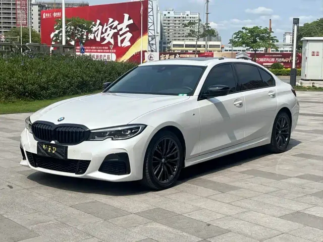 Фотография автомобиля — BMW 3 Series
