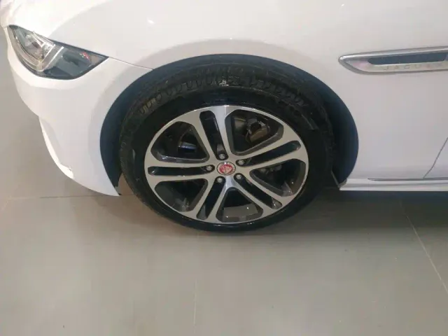 Jaguar XEL — Фото автомобиля 22