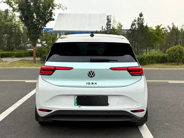 Volkswagen ID.3 — Фото автомобиля 6