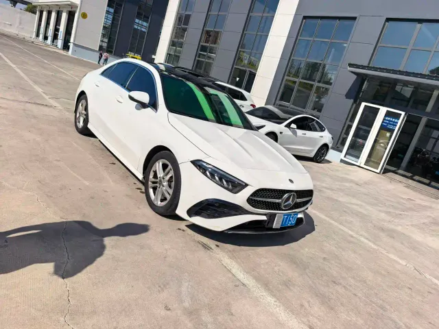 Mercedes-Benz A-Class — Фото автомобиля 3