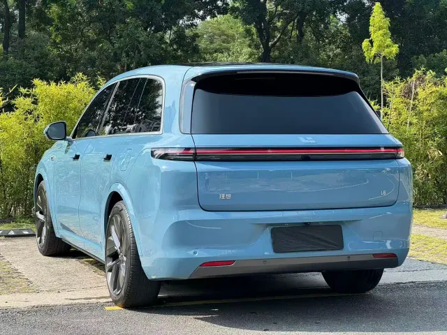 Li Auto L8 — Фото автомобиля 6