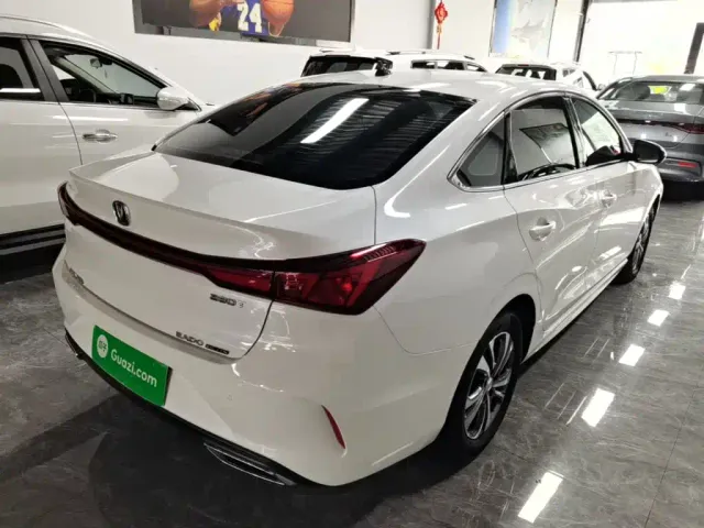 Changan Eado — Фото автомобиля 6