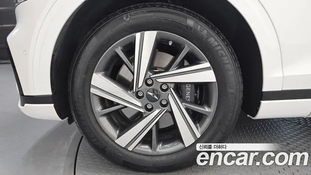 Genesis GV70 — Фото автомобиля 5