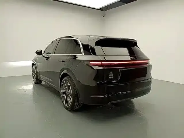Li Auto L7 — Фото автомобиля 5