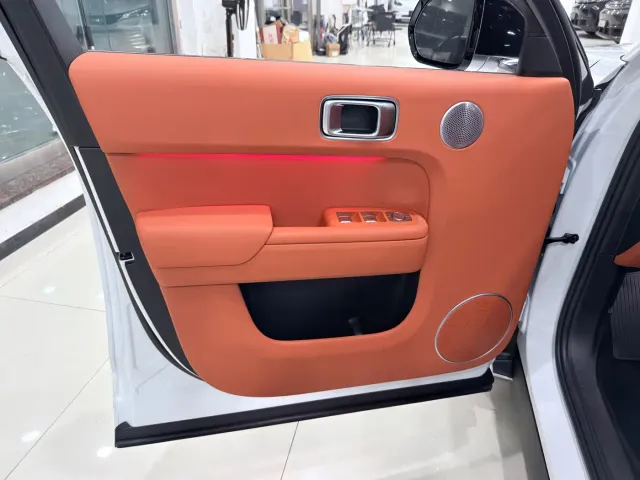 Li Auto L7 — Фото автомобиля 10