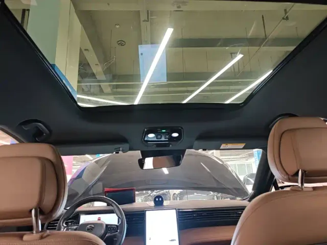 Nio ES8 — Фото автомобиля 17
