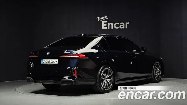BMW 5 Series — Фото автомобиля 2