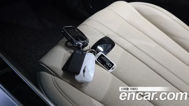 Genesis GV80 — Фото автомобиля 21