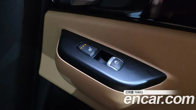 Kia Carnival Generation 4 — Фото автомобиля 20