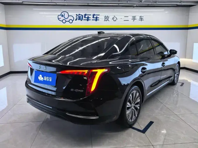 Hongqi E-QM5 — Фото автомобиля 3