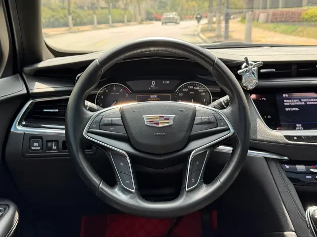 Cadillac XT5 — Фото автомобиля 7