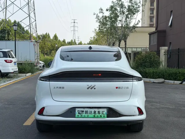 IM Motors LS6 — Фото автомобиля 8