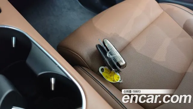 Genesis GV70 — Фото автомобиля 21