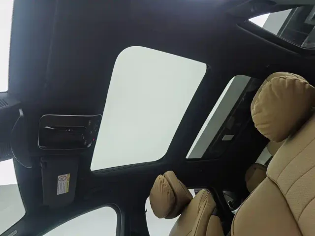 Mercedes-Benz E-Class — Фото автомобиля 14