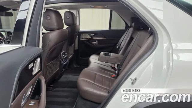 Mercedes-Benz GLE-Class — Фото автомобиля 16
