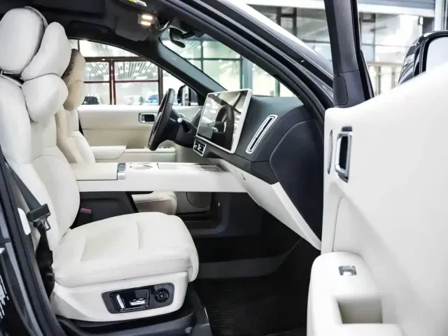 Li Auto L8 — Фото автомобиля 9