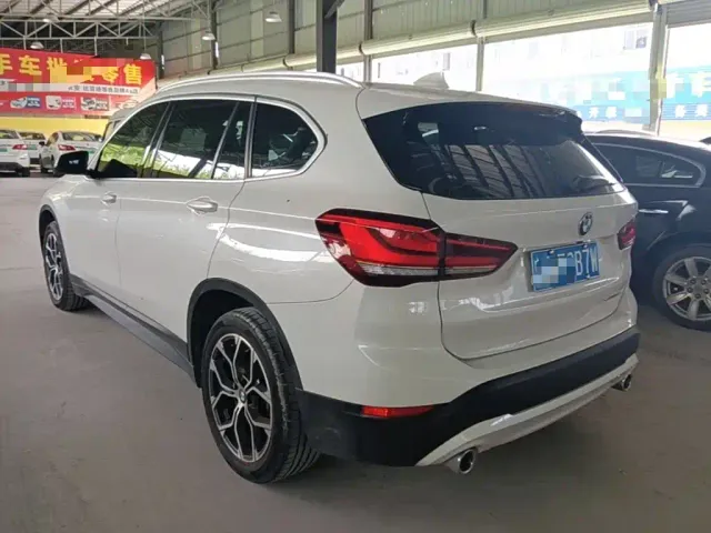 BMW X1 — Фото автомобиля 4