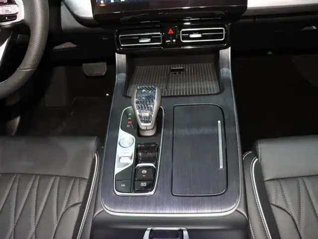 GAC Trumpchi GS8 — Фото автомобиля 14