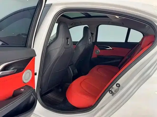 BMW 1 Series — Фото автомобиля 10
