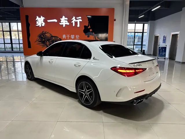 Mercedes-Benz C-Class — Фото автомобиля 4