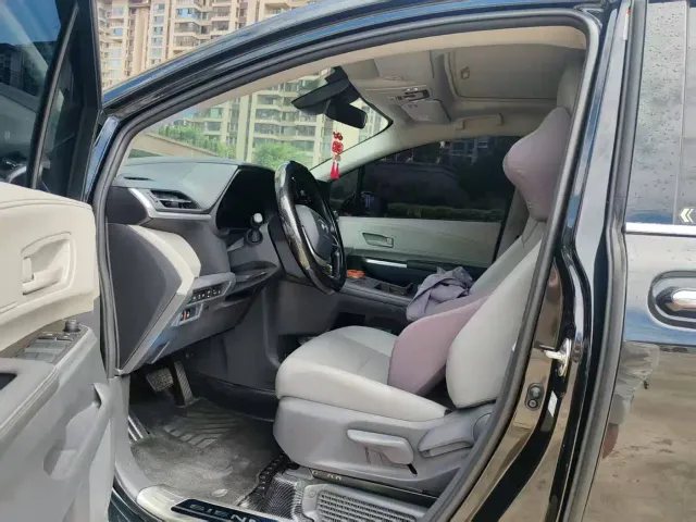 Toyota Granvia — Фото автомобиля 3