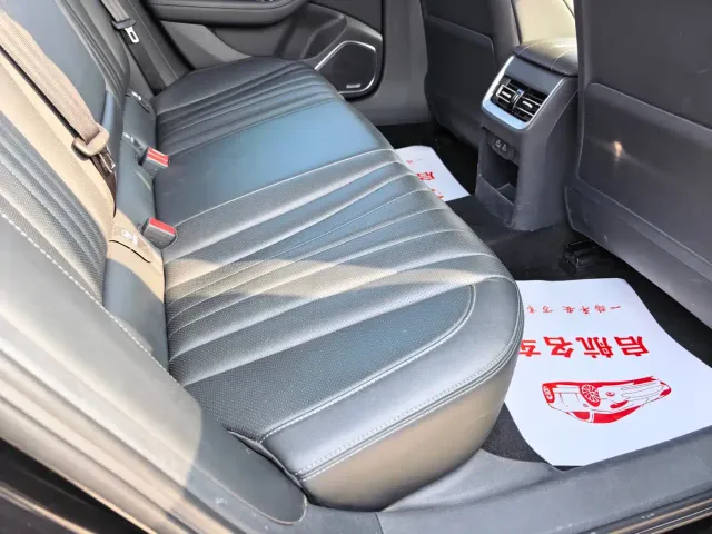 Hongqi H5 — Фото автомобиля 8