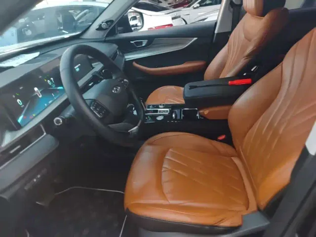 Chery Tiggo 8 PLUS — Фото автомобиля 14