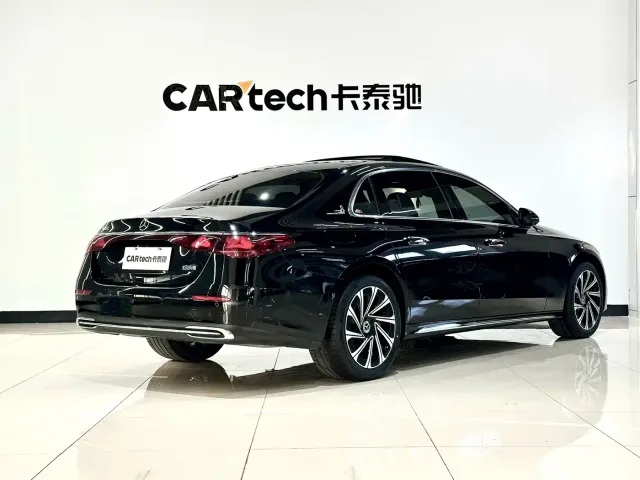 Mercedes-Benz E-Class — Фото автомобиля 4