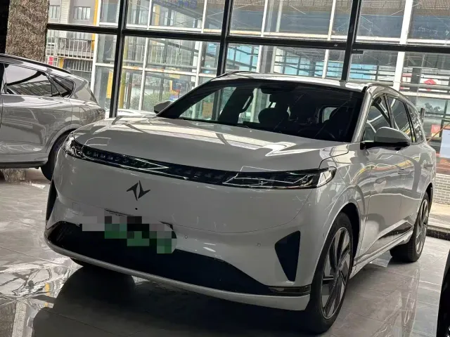 Фотография автомобиля — Dongfeng eπ 008