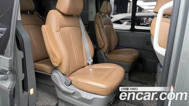 Hyundai Staria Staria 4WD Lounge 9 мест — Фото автомобиля 12