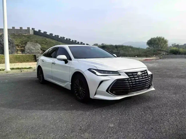 Toyota Avalon — Фото автомобиля 3