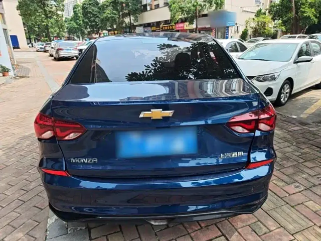 Chevrolet Monza — Фото автомобиля 5