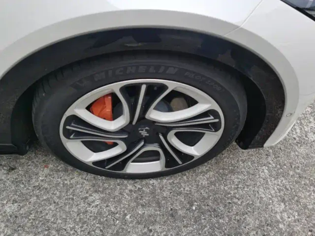 IM Motors LS7 — Фото автомобиля 6