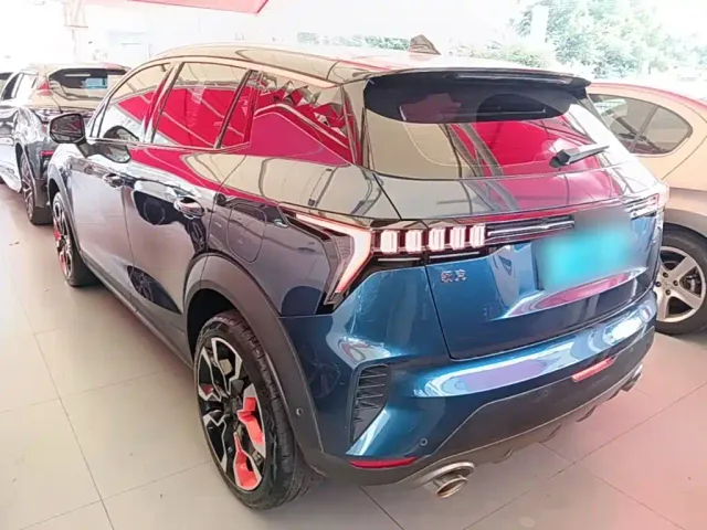 Lynk & Co 06 — Фото автомобиля 4
