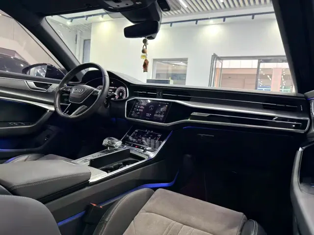 Audi A6L — Фото автомобиля 8