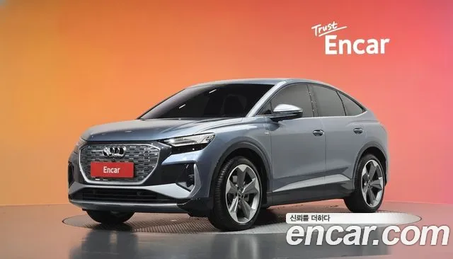 Фотография автомобиля — Audi Q4 e-tron F4