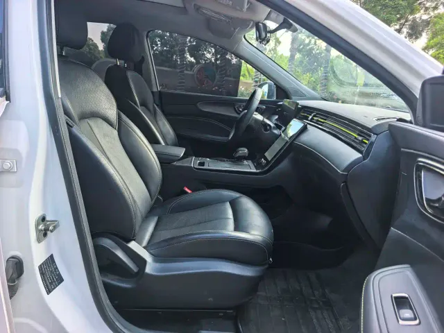 Roewe RX5 — Фото автомобиля 12
