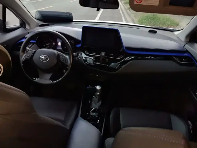 Toyota C-HR — Фото автомобиля 5