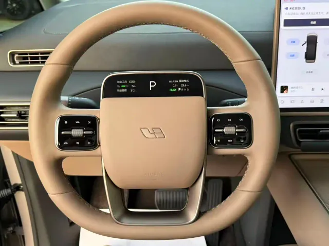 Li Auto MEGA — Фото автомобиля 6